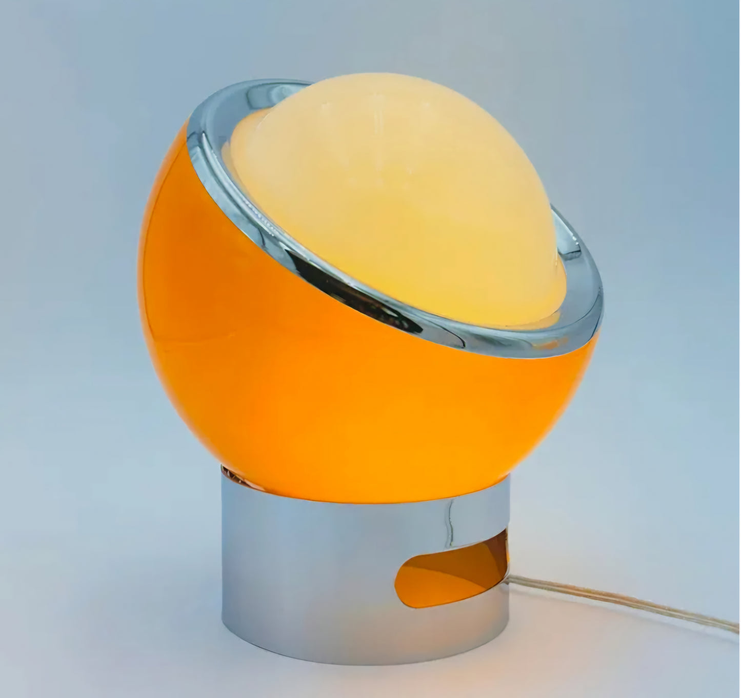 Retail $80 Circle Table Lamp