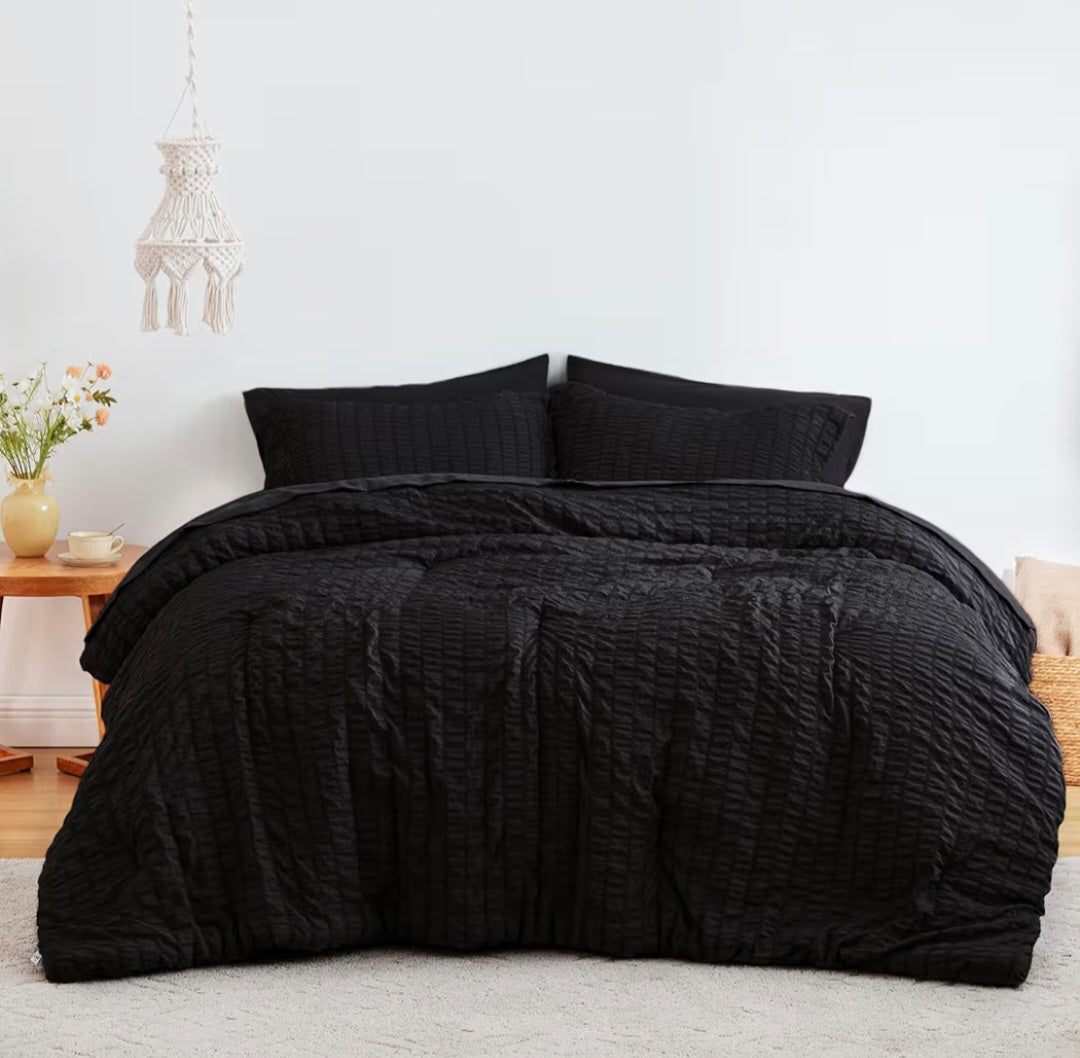 Retail $55 King Size Black Comforter Set