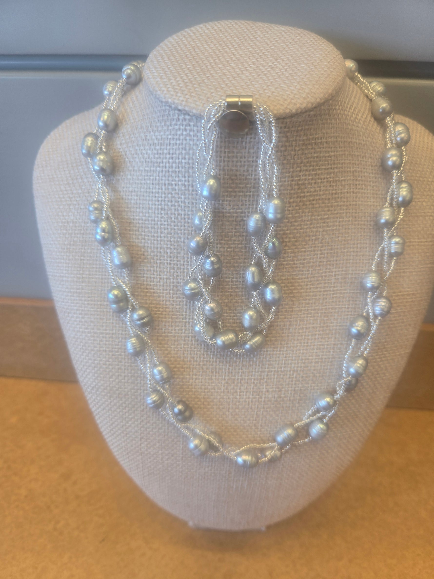 Sliver Pearl Necklace/ Bracelet Set